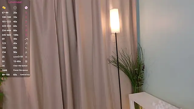 Playful_Lia's cam snapshot