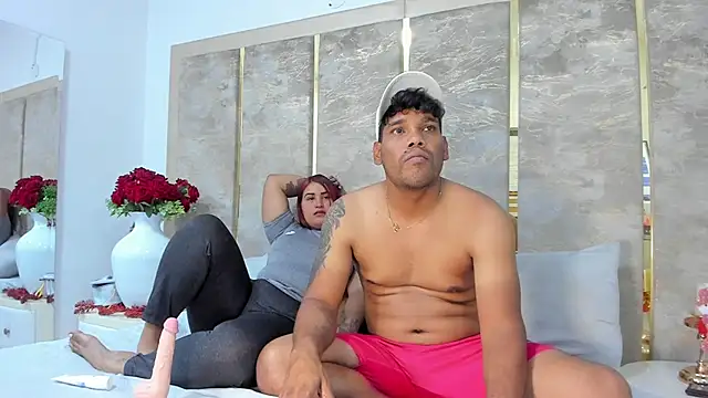 LizzyAndDominic's cam snapshot