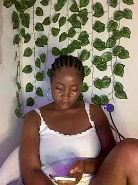 MISSMAYMADMYDAY's cam snapshot