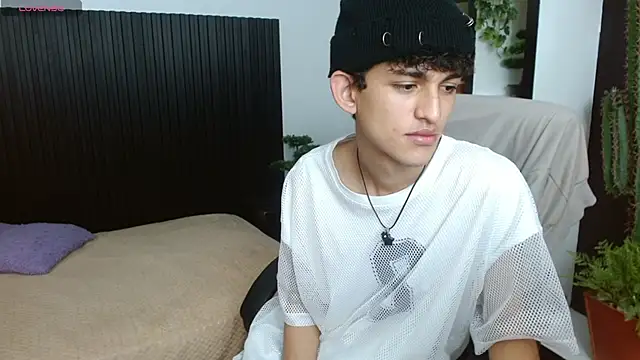 Michaelkoiv live sex cam