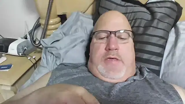 Bigbear0563 live sex cam