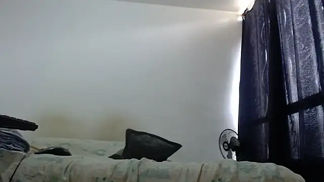 nicolle_milf1978's cam snapshot