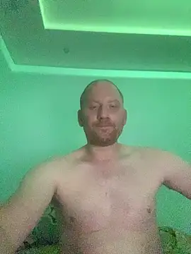 Krzysiekg123 live sex cam