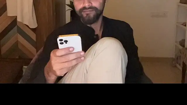 MakeMeAwareAah's cam snapshot