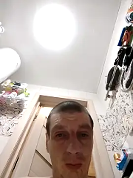 N_i_k_o_l_a_u's cam snapshot