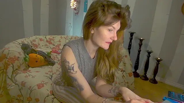 YourFavCanadianMILF live sex cam