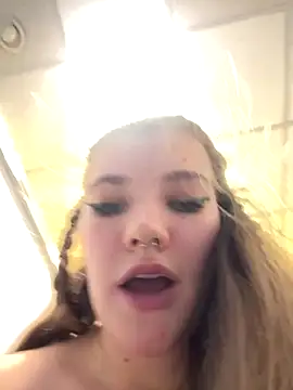 Holy_Tereza's cam snapshot