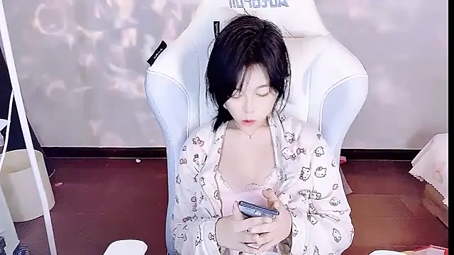 -huahua-'s cam snapshot