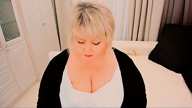 BIGTITSBBW live sex cam