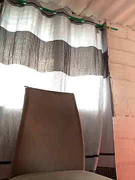 Larry-n-clouds live sex cam