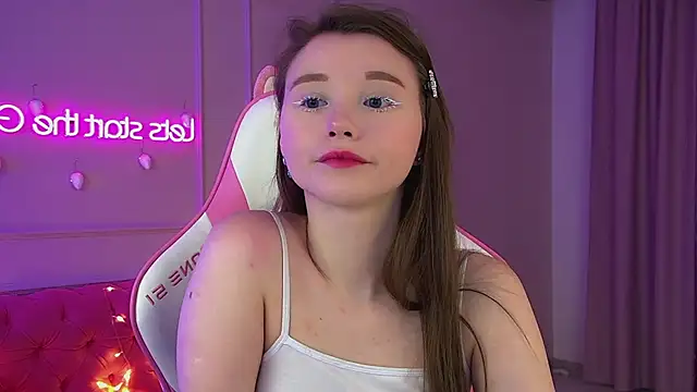 KeiraAsti's cam snapshot