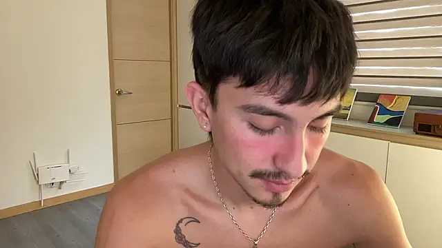 sweettaaron01 live sex cam