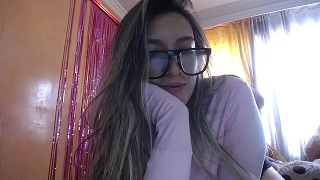 miss_lilieth's cam snapshot