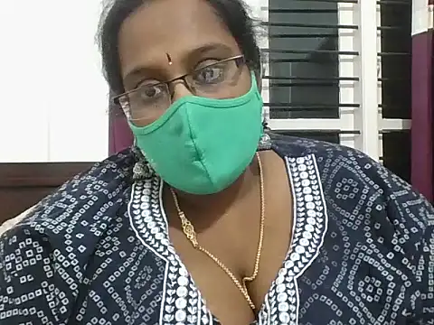 hootypriya's cam snapshot