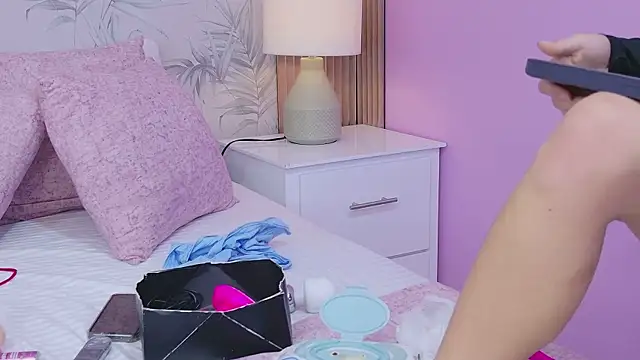 MarilynWild live sex cam