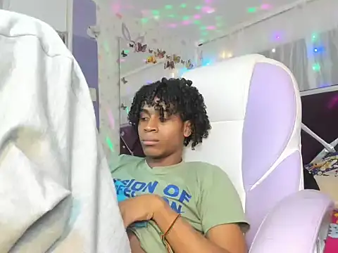 Santy_bigcock_01 live sex cam