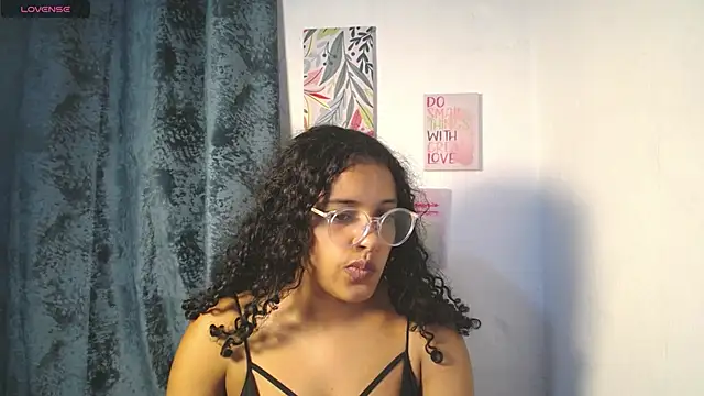 chleo_rosse's cam snapshot