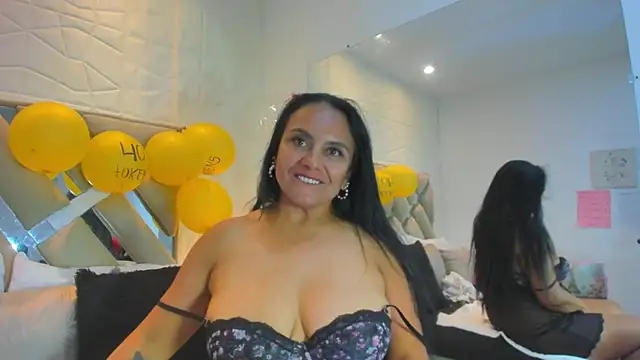 raquell_moore's cam snapshot