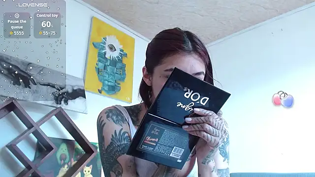 ZoeBakers_'s cam snapshot