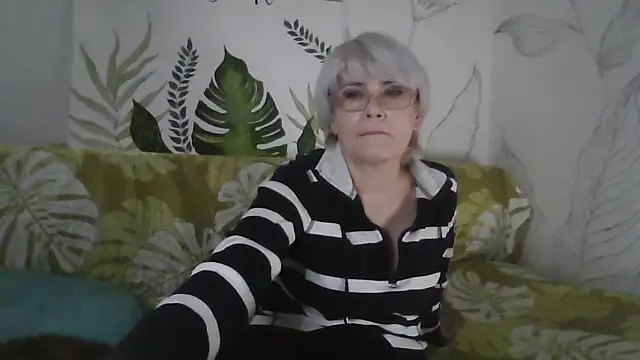 Catty_Lady's cam snapshot