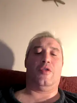 Olomoucak1982 live sex cam