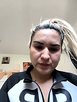 XxxVale1993 live sex cam