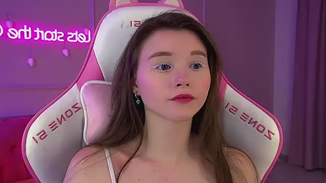 KeiraAsti's cam snapshot