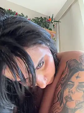 SugarTroubl33 live sex cam