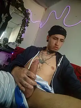 Tattoboy19cm live sex cam