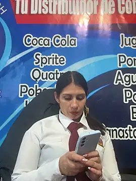 Alysson-- live sex cam