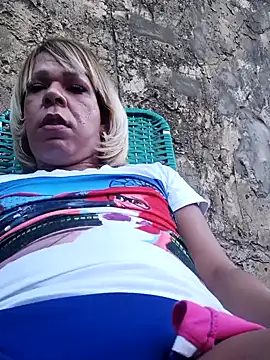 blondebitchlitle live sex cam