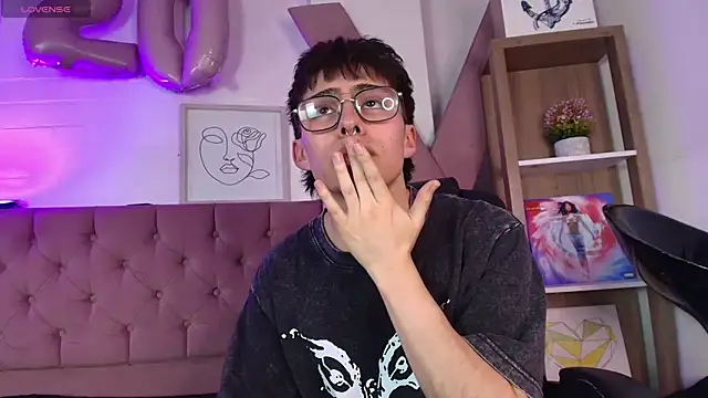 PepperTwink live sex cam