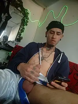 Tattoboy19cm's cam snapshot