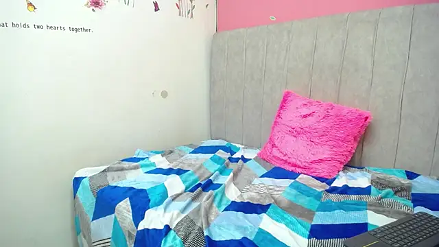 meliangels303av's cam snapshot