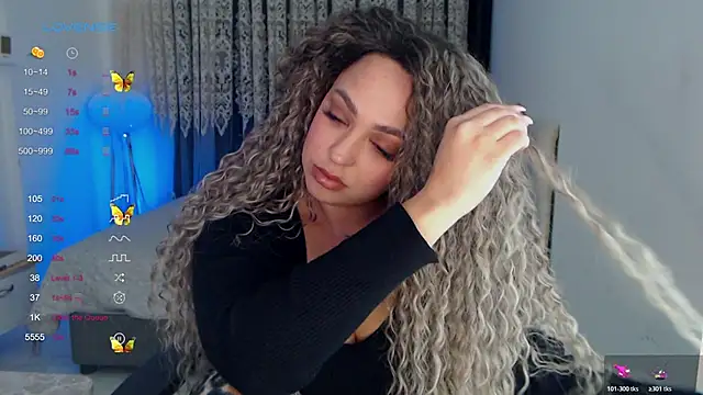 _Just_a_queen_3's cam snapshot