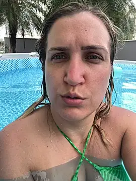 Bia_sexynovaes live sex cam