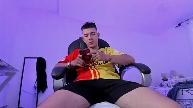 Aleck_Boy's cam snapshot