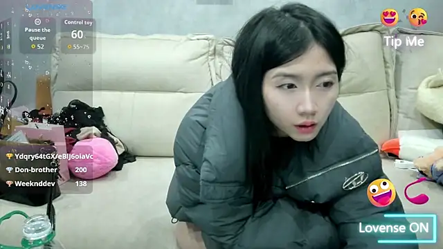 xiaoLI-2025 live sex cam