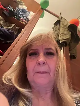 Irina2909@xh live sex cam