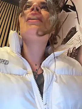 TattooGirlAlia live sex cam