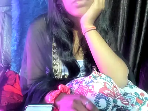 Priya_Sengar's cam snapshot