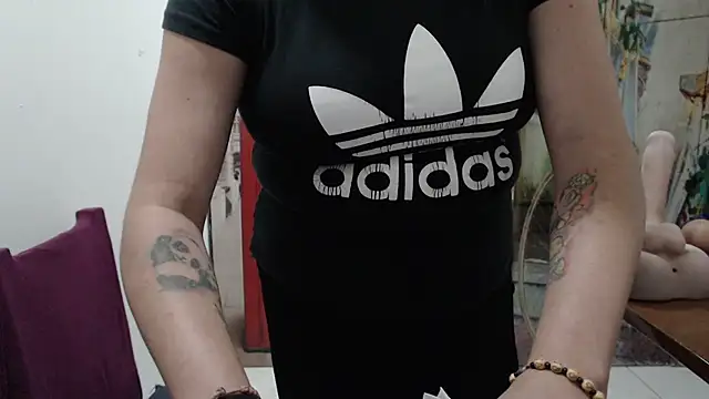 curly_greeneyed's cam snapshot