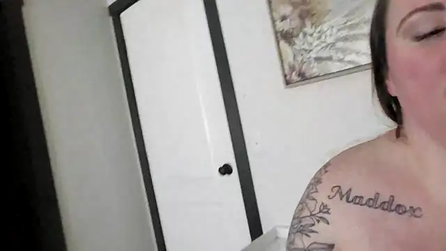 BigPurrr2340's cam snapshot