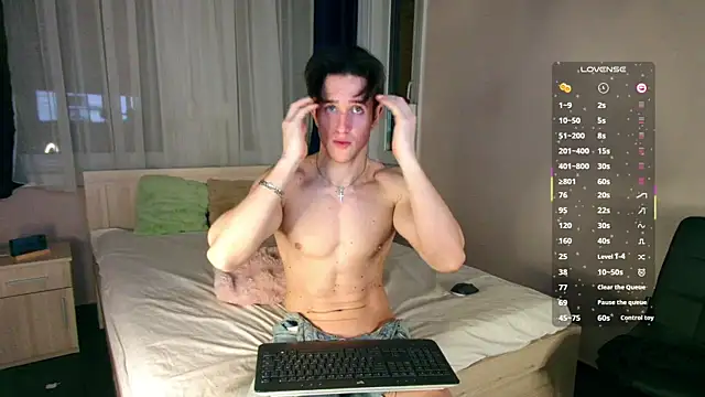 ChristianLevine_'s cam snapshot