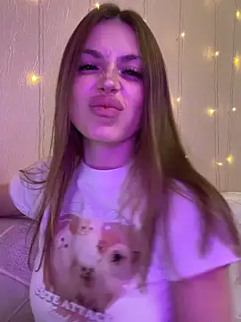 Elizabeth_Tay's cam snapshot