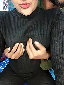 RomanticCouple432's cam snapshot