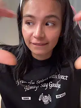 Adriennesexxx live sex cam