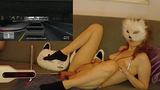 cute-little-lea's cam snapshot