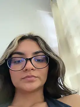 Cat2525 live sex cam