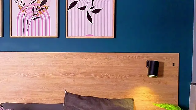 SarahMiler_'s cam snapshot